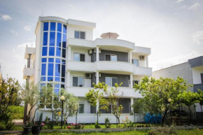 Отель Apartments Casa Mia  Улцинь